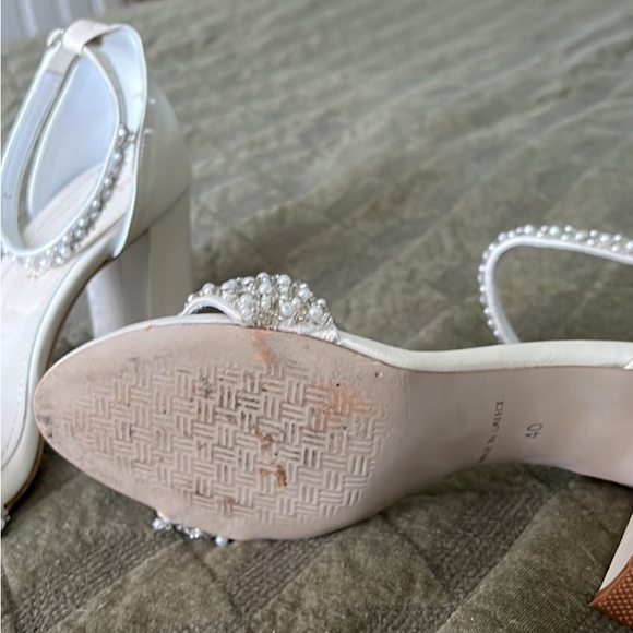 Pearl wedding shoes - Picture 3 of 3